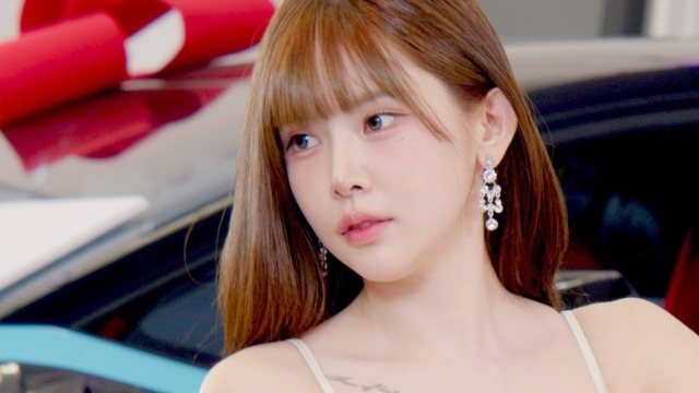 『STRAW/GIRL CRUSH』セナ(Sena)モーターショーセクシー衣装